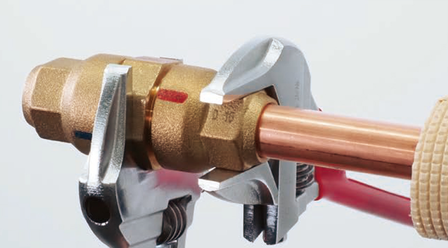 締め付けトルクを大幅に低減